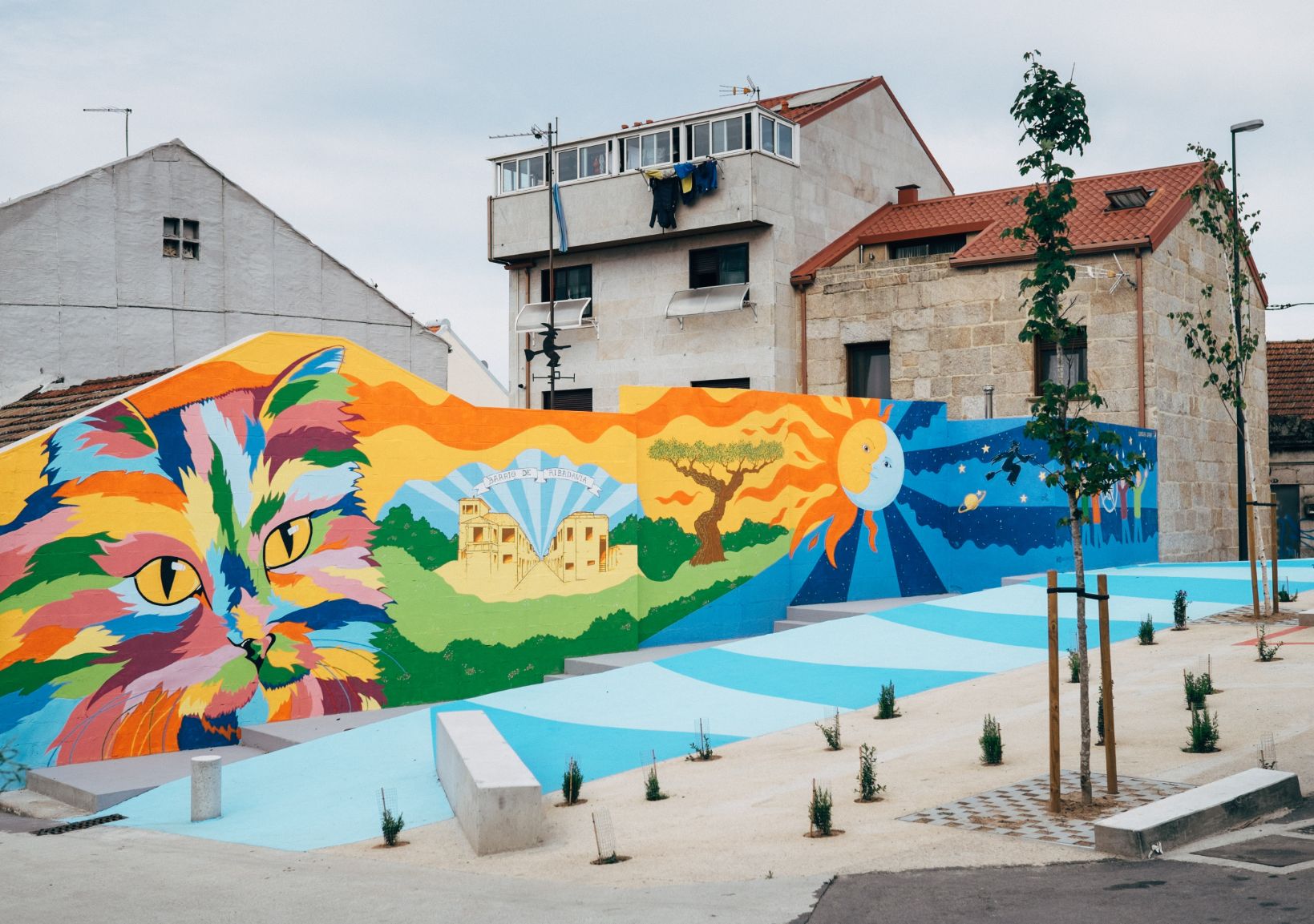 Fotografía del mural del barrio de Ribadavia